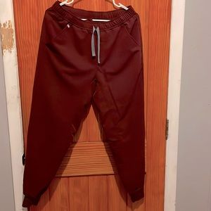 Figs medium/short burgundy scrub pants